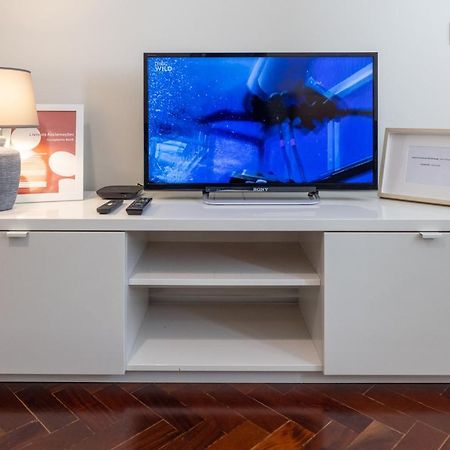 Casa Do Largo - Cozy Apartment In The City Center & With Ac Lisbon Exterior photo