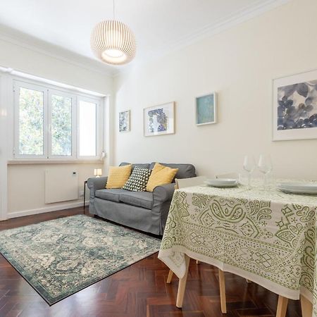 Casa Do Largo - Cozy Apartment In The City Center & With Ac Lisbon Exterior photo